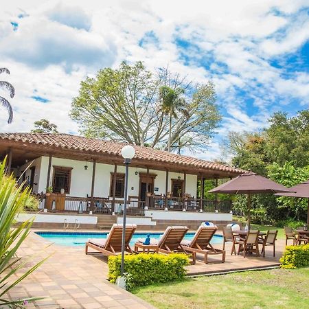 Hotel Delirio Campestre モンテネグロ エクステリア 写真
