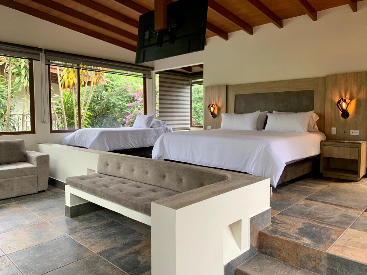 Hotel Delirio Campestre モンテネグロ エクステリア 写真